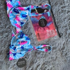 Gorgeous tropical print moana bikini top
